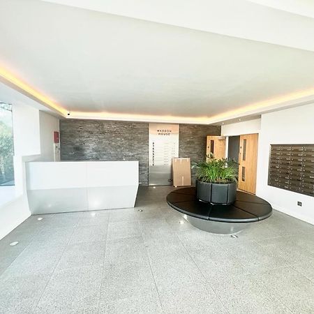 Beautiful 1 Bedroom Stylish Apartment ครอยดอน ภายนอก รูปภาพ